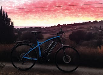 Discovering Chianti sunset e-bike tour with dinner